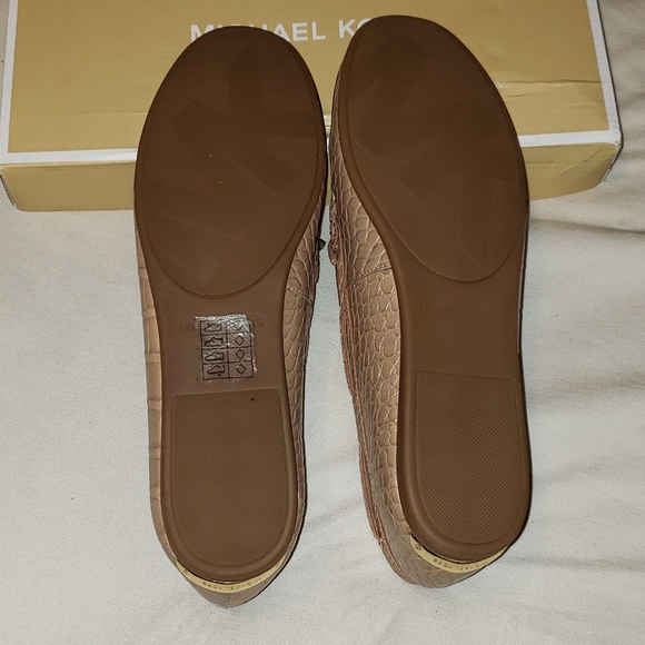 Women Michael Kors Sutton Moccasins size US 9M - Picture 6 of 8